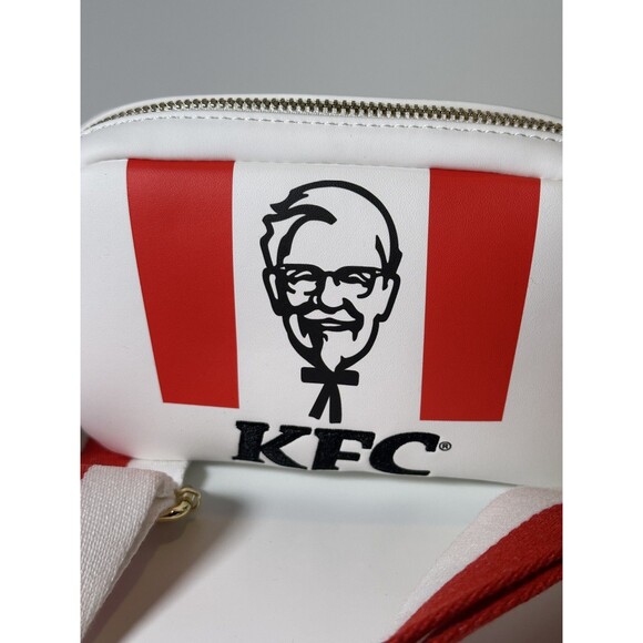 KFC Chicken Bucket Fanny Pack Bag Colonel Sanders Finger Lickin NWT BOXLUNCH - Picture 3 of 5